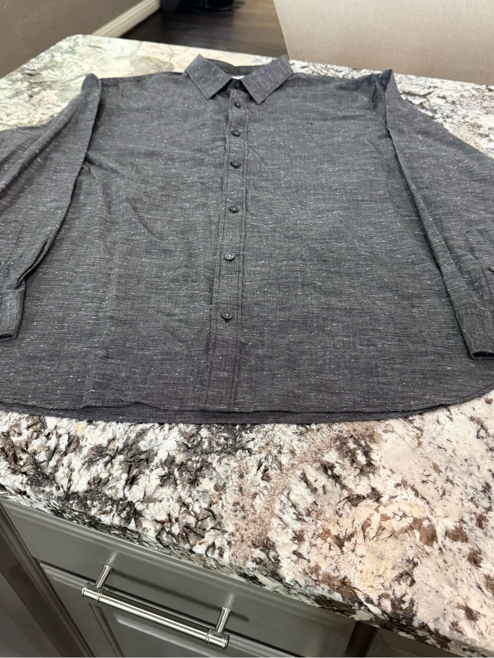 Calvin Klein Men’s XL Gray Long Sleeve Button-Up Shirt